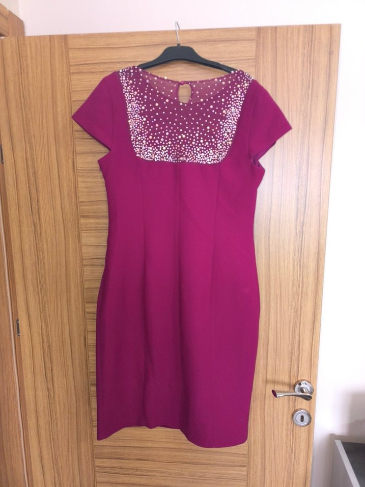 Kısa Kollu Bordo Boncuk Detaylı Abiye - Görsel 4