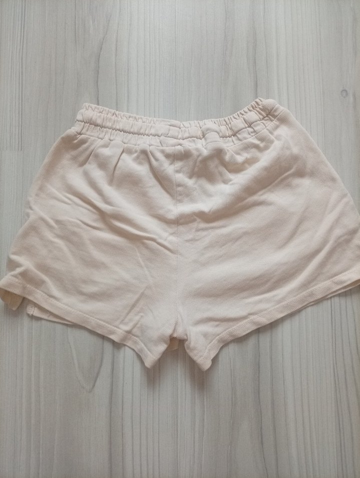 Beyaz Pamuklu Mini Şort Rahat Kesim - Görsel 3