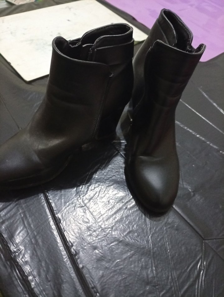 Siyah Deri Tokalı kalin Topuklu Kadın Bot - Görsel 2