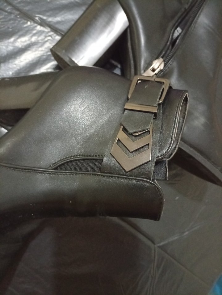 Siyah Deri Tokalı kalin Topuklu Kadın Bot - Görsel 5