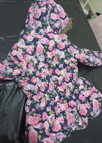 Kız Çocuk Çiçek Desenli Kürklü Mont - Görsel 5