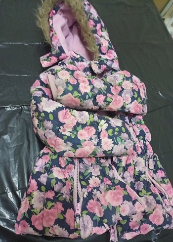 Kız Çocuk Çiçek Desenli Kürklü Mont - Görsel 3