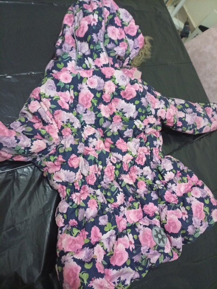 Kız Çocuk Çiçek Desenli Kürklü Mont - Görsel 5