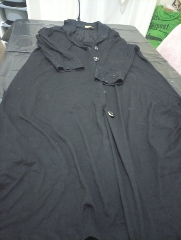 Düğmeli Siyah Uzun tesettür tunik - Görsel 3