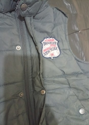 Gri Kapüşonlu Erkek Çocuk Yeleği - Görsel 3