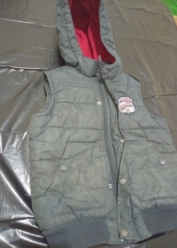 Gri Kapüşonlu Erkek Çocuk Yeleği - Görsel 2