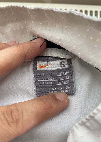 Nike Beyaz Düğmeli Erkek Ceket - Görsel 3