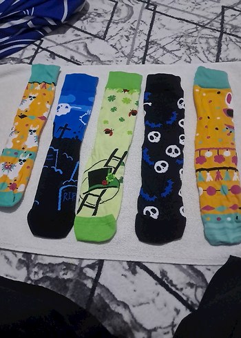 Bayanlar için Renkli Baskılı Çorap Seti - Görsel 4