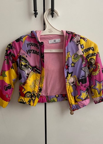 Versace Kız Çocuk Renkli Baskılı Kapüşonlu Yağmurluk