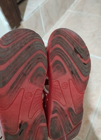 26 Beden Kırmızı sandalet