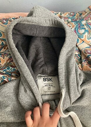 m Beden Bershka kapşonlu hırka 