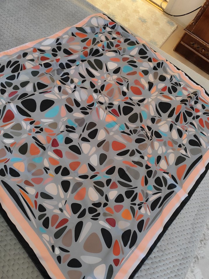 Gri Çok Renkli kadın eşarp - Görsel 2