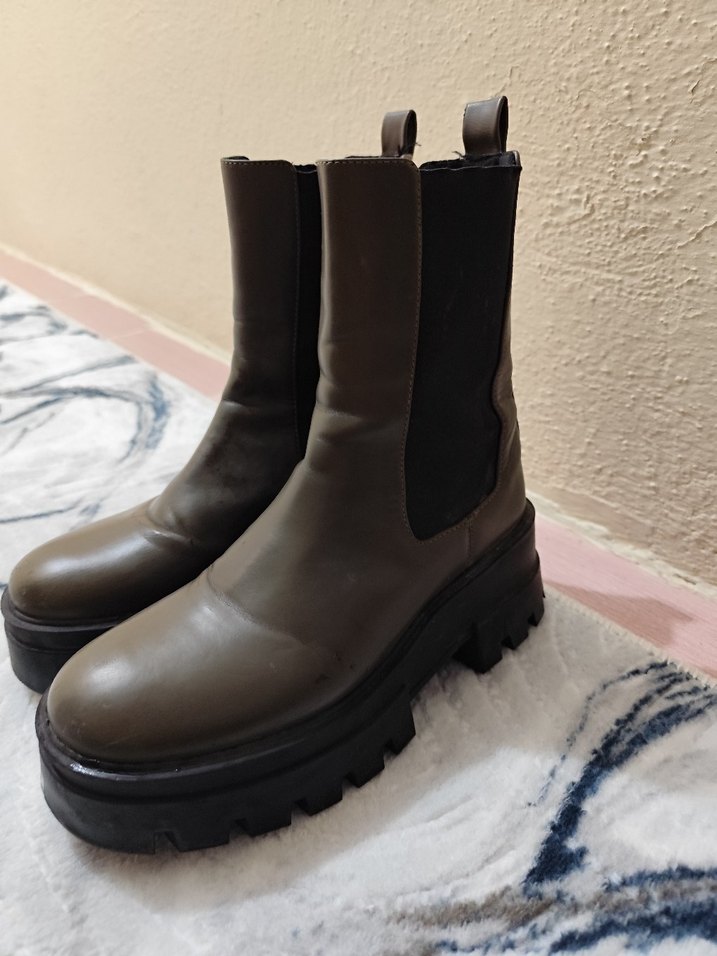 Haki Renkli Kadın Platform Bot - Görsel 5