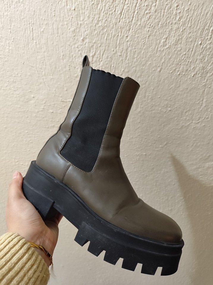 Haki Renkli Kadın Platform Bot - Görsel 3