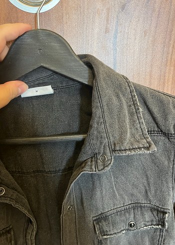 Gri Düğmeli Uzun Kollu Denim Gömlek - Görsel 3