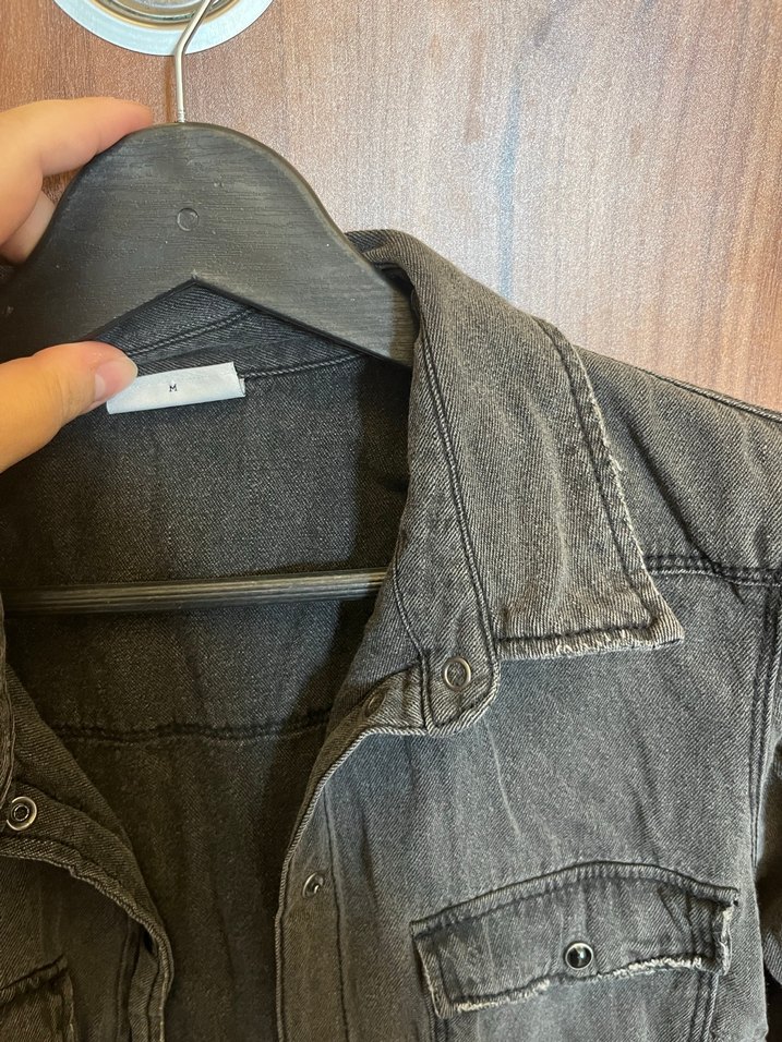 Gri Düğmeli Uzun Kollu Denim Gömlek - Görsel 3