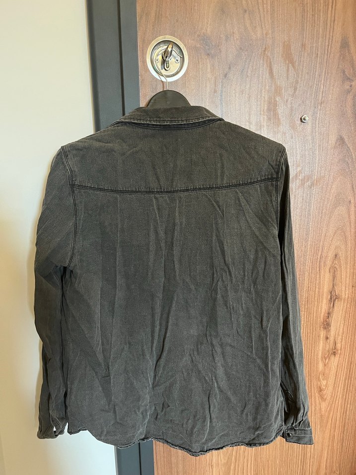 Gri Düğmeli Uzun Kollu Denim Gömlek - Görsel 4