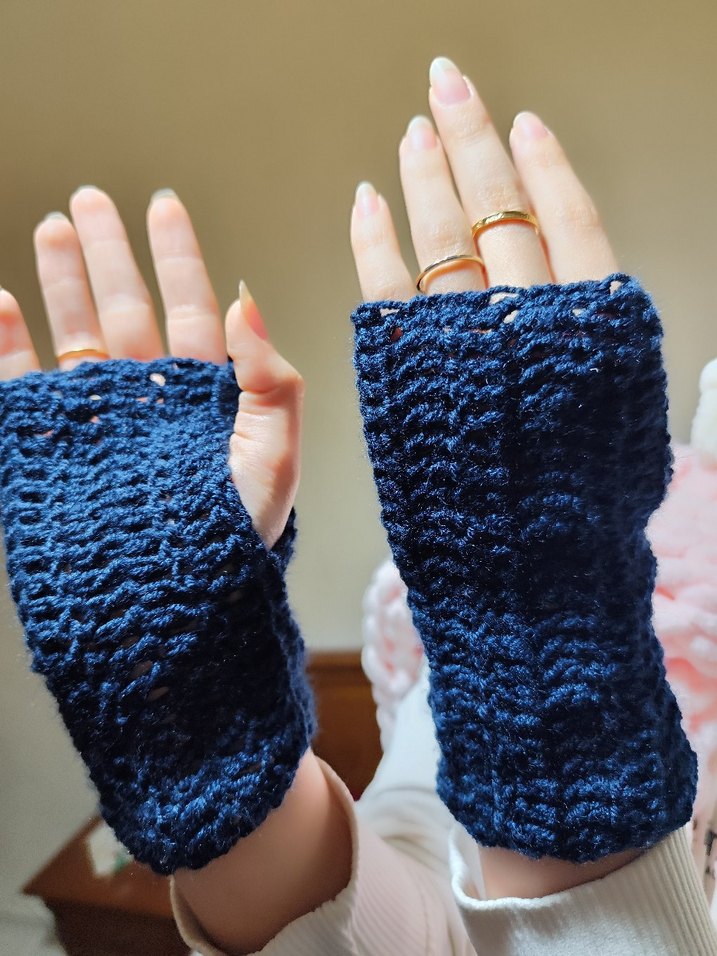 Koyu Mavi Örgü Bohem Kadın Parmaksız Eldiven - Görsel 2