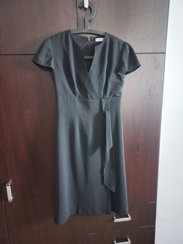 Kemerli Siyah Midi V Yaka Elbise - Görsel 3