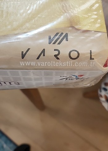 kırmızı Pike Yatak Örtüsü - Görsel 2