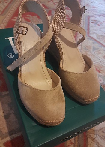 Pelinin Ayakkabıları 36