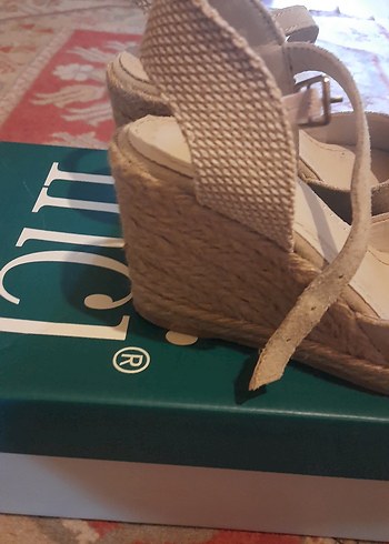 Bej Süet Dolgu Topuklu Kadın Ayakkabı - Görsel 3