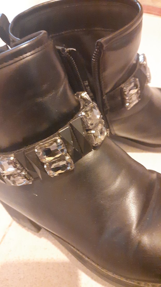 Siyah  Kadın Bot - Görsel 2