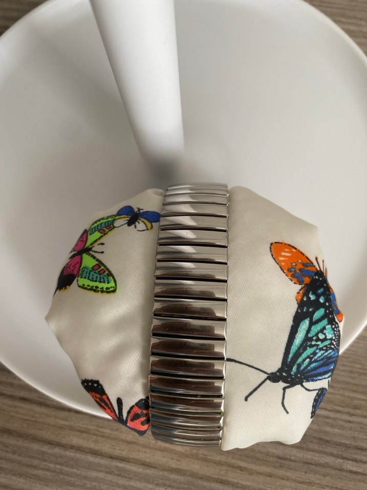 Gri Pilili Kadın Bileklik - Görsel 2