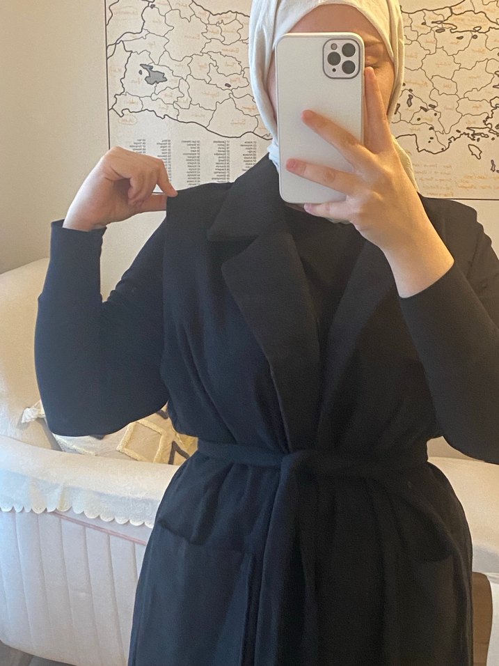 Siyah Kolsuz Kuşaklı Kaban - Görsel 3