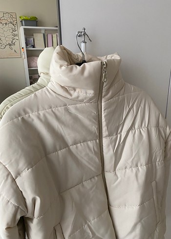 Krem Kısa Dik Yaka Kadın Mont - Görsel 2