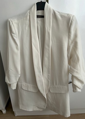 Düğmeli Beyaz Kadın Midi Blazer