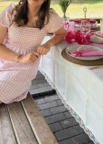 Pembe ekoseli elbise