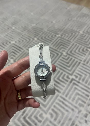 Beyaz Payetli Modern Klasik Kadın Saati - Görsel 2