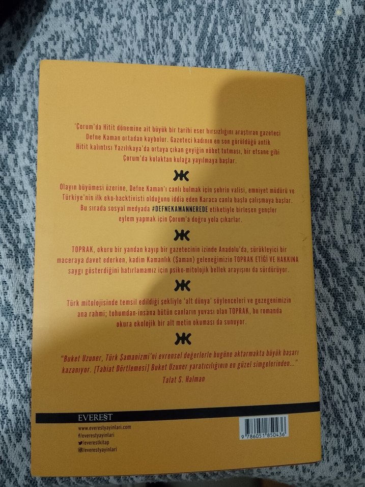 Buket Uzuner - Toprak Kitabı - Görsel 3