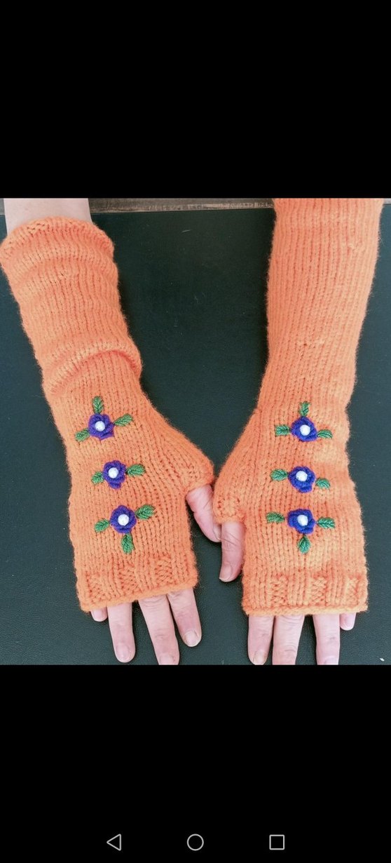 Elişi Nakışlı Turuncu Örgü Kadın Eldiveni - Görsel 2