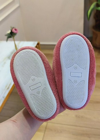 Nakışlı Pembe Kürklü Kız Çocuk Terliği - Görsel 2