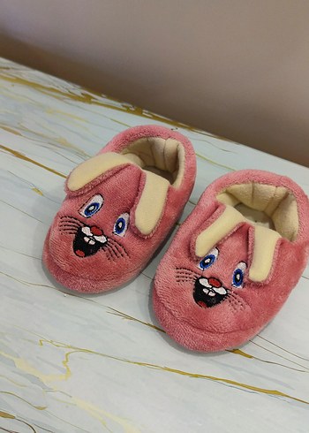 Nakışlı Pembe Kürklü Kız Çocuk Terliği - Görsel 4