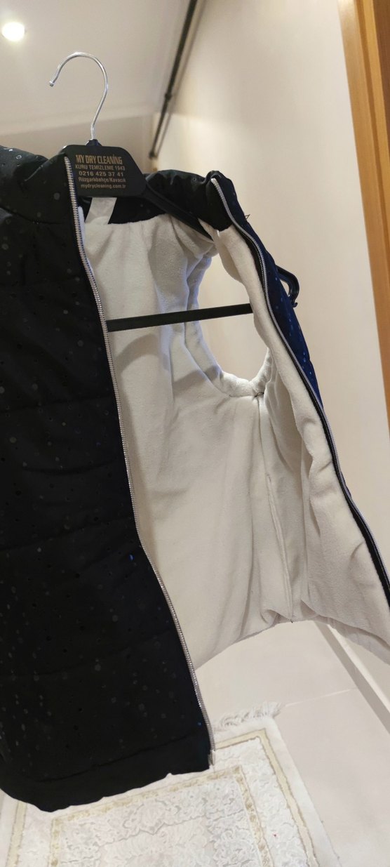 Siyah Fermuarlı Yelek - Görsel 4