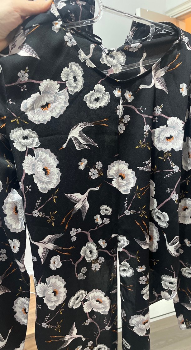 Siyah Çiçekli V Yaka Uzun Kollu Bluz - Görsel 3