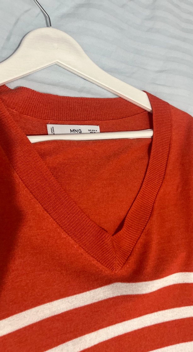 V Yaka Çizgili Kadın Triko Kazak - Görsel 3