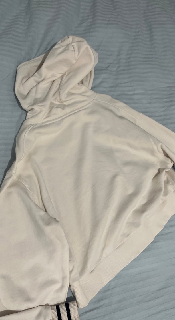 Beyaz Kapüşonlu Kadın Sweatshirt - Görsel 3