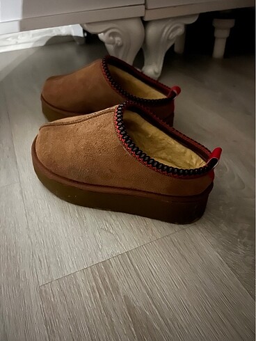 Ugg kürklü bot