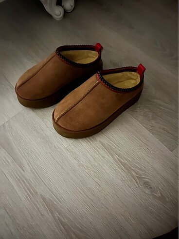 Ugg Ugg kürklü bot