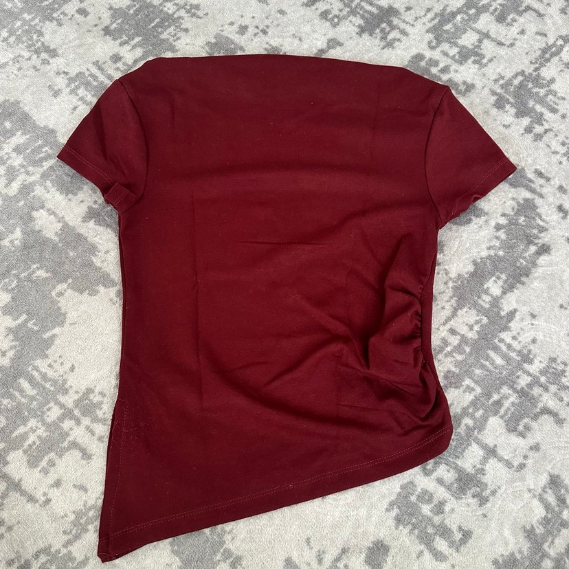 Bordo Kısa Kollu yan büzgü detay Tişört - Görsel 2