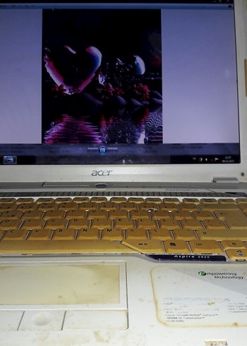 Acer Dizüstü Bilgisayar.z tuşunu n üstü kirik. - Görsel 5