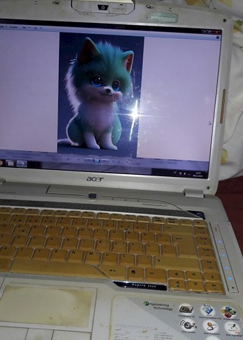 Acer Dizüstü Bilgisayar.z tuşunu n üstü kirik. - Görsel 3