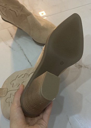 LC Waikiki Bej Süet Nakışlı Bohem Kadın Bot