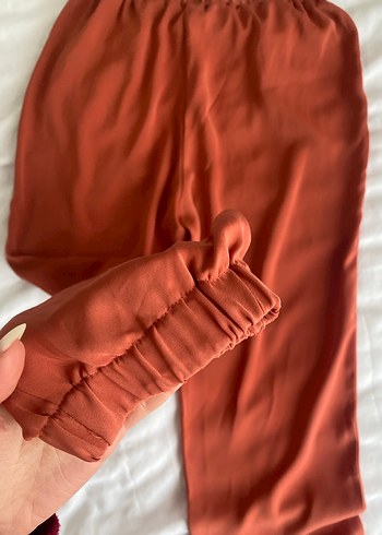 Stradivarius Kadın Beli Lastikli Rahat Kesim Pantolon