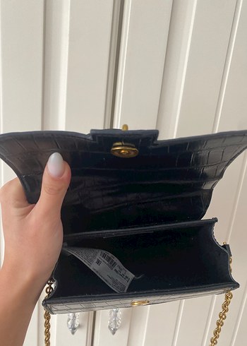 Beden Mango Zincir Detaylı Siyah Deri Çanta