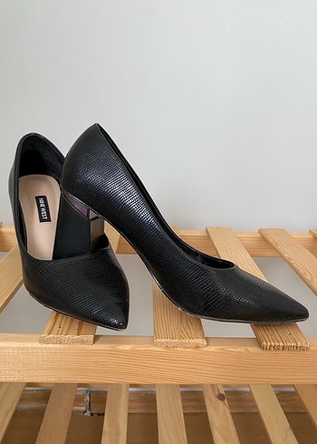 Klasik Siyah Yılan Desenli Stiletto